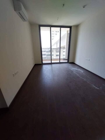 Room in 2 BHK Apartment at Piramal Vaikunth, Balkum Pada – for Rent