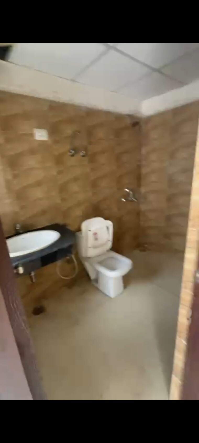 Bathroom, vvip-homes 2.5 Bedroom 1230 Sq.Ft. Apartment In Gaur City 2 Greater Noida 9113621