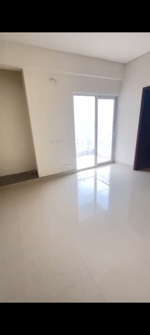 Room in 2.5 BHK Apartment at VVIP Homes, Gaur City 2 – for Sale