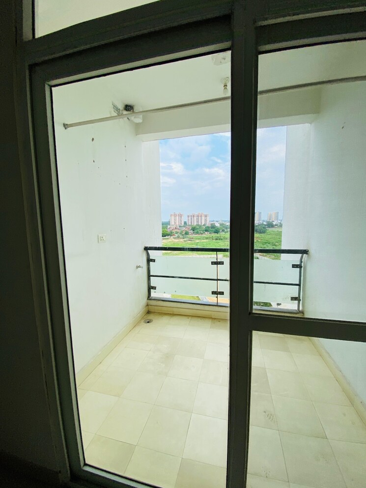 Room, chandra-panorama 3 Bedroom 1950 Sq.Ft. Apartment In Sushant Golf City Lucknow 9113624