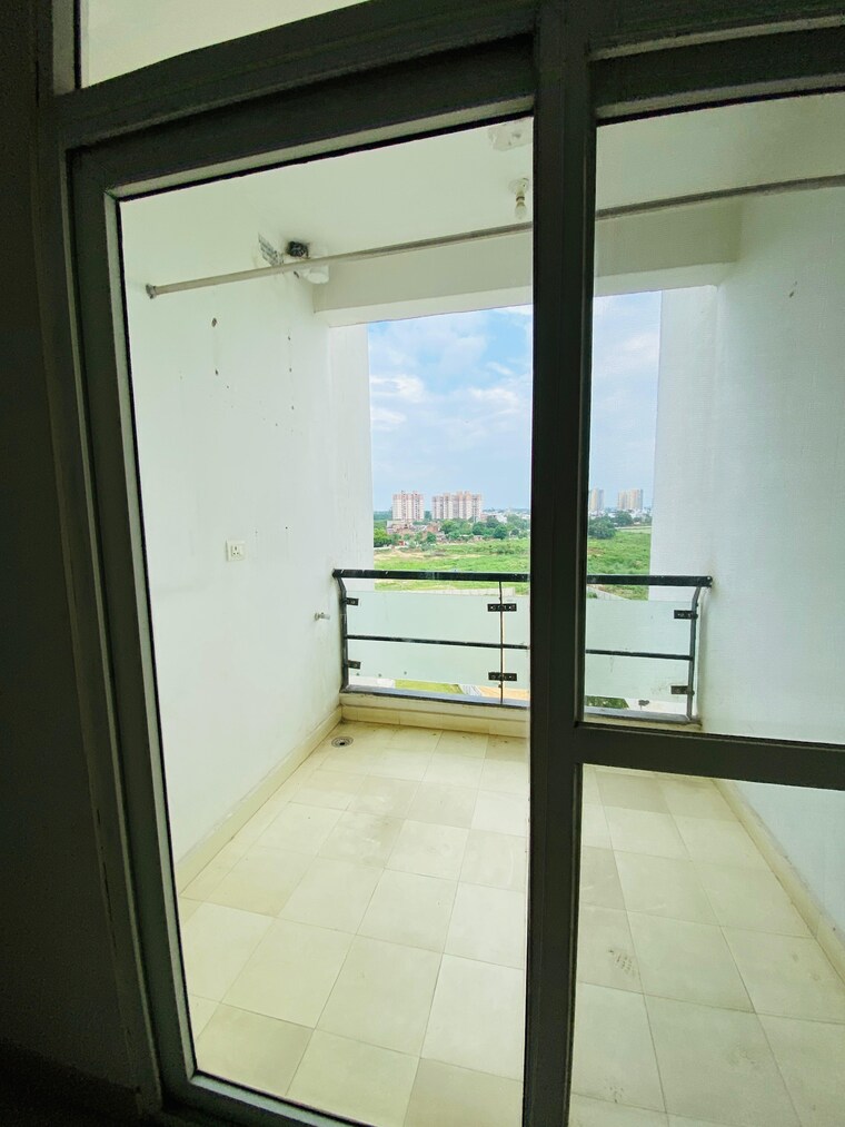 Room, chandra-panorama 3 Bedroom 1950 Sq.Ft. Apartment In Sushant Golf City Lucknow 9113624