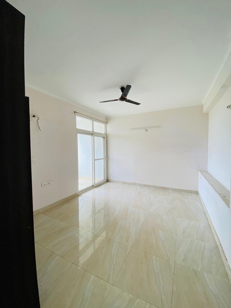 Room, chandra-panorama 3 Bedroom 1950 Sq.Ft. Apartment In Sushant Golf City Lucknow 9113624