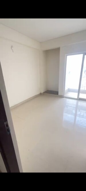 2.5 BHK Apartment For Sale in VVIP Homes, Gaur City 2