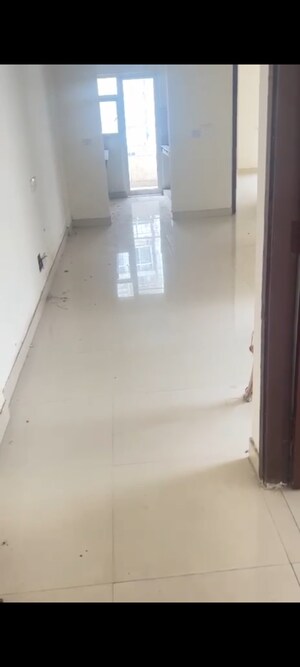 Room in 2.5 BHK Apartment at VVIP Homes, Gaur City 2 – for Sale