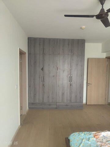 Room in 4 BHK Apartment at DLF New Town Heights III, Sector 91 – for Rent