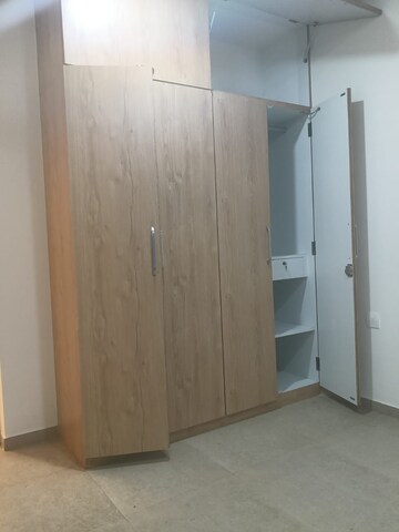 Room in 2 BHK Apartment at Kanakia Silicon Valley, Powai – for Rent