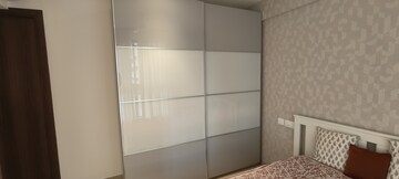Furnished Amenities in 2 BHK Apartment at Hiranandani Highland, Powai – for Rent