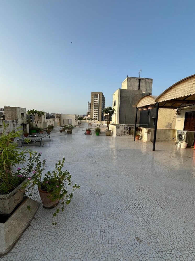 Exterior View, science city 3 Bedroom 245 Sq.Yd. Penthouse In Science City Ahmedabad 9113692