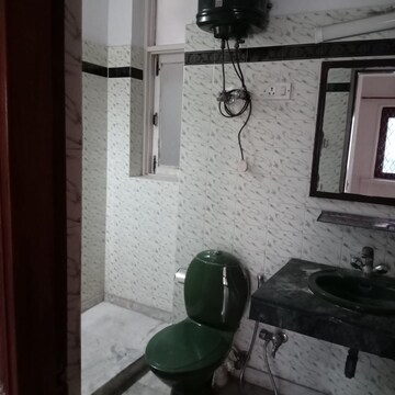 Bathroom in 2 BHK Builder Floor at DLF Windsor Court, Dlf Phase iv – for Rent