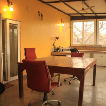  2 BHK Builder Floor at DLF Windsor Court, Dlf Phase iv – for Rent