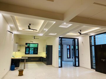 Living Room in 3 BHK Builder Floor at RWA Apartments Sector 41, Sector 41 – for Rent