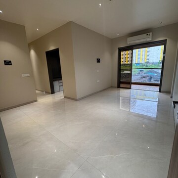 Room in 3 BHK Apartment at Mohan Altezza, Wayle Nagar – for Sale