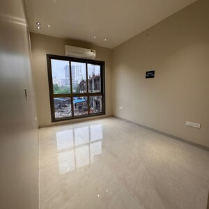 Room in 3 BHK Apartment at Mohan Altezza, Wayle Nagar – for Sale