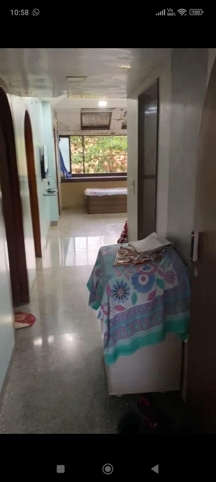 Living Room, ready-money-building 2 Bedroom 650 Sq.Ft. Apartment In Madanpura Mumbai 9113776