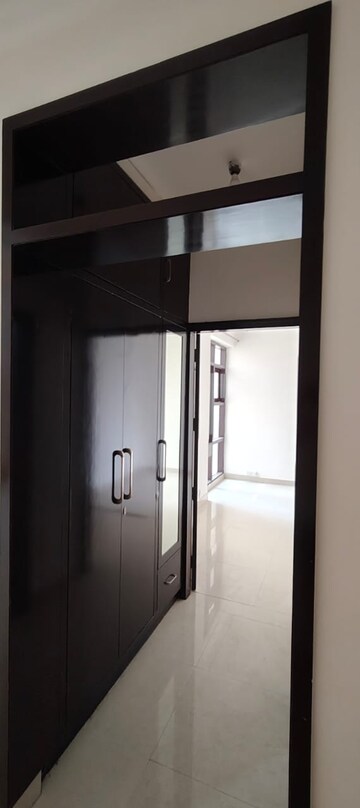 Room in 3.5 BHK Apartment at Abhinandan CGHS, Sector 51 – for Rent