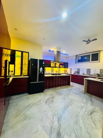 Bedroom in 3 BHK Builder Floor at Tulip Mall, Sector 46 – for Rent