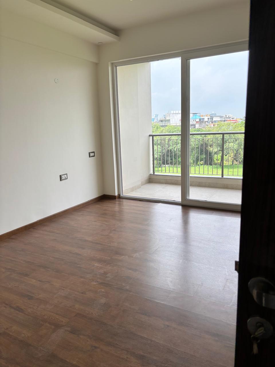 4 BHK + Servant Room Apartment For Sale in DLF Privana South