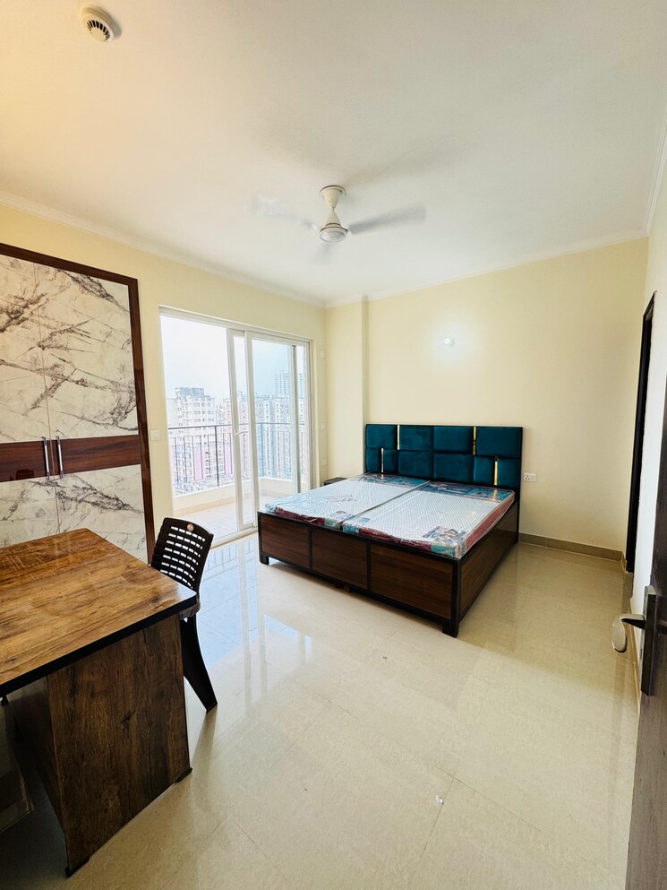 Master Bedroom, amrapali-crystal-homes 3 Bedroom 1700 Sq.Ft. Apartment In Sector 76 Noida 9113931