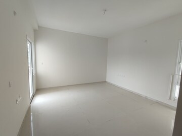 Room in 4 BHK Apartment at L&T Raintree Boulevard, Hebbal – for Sale