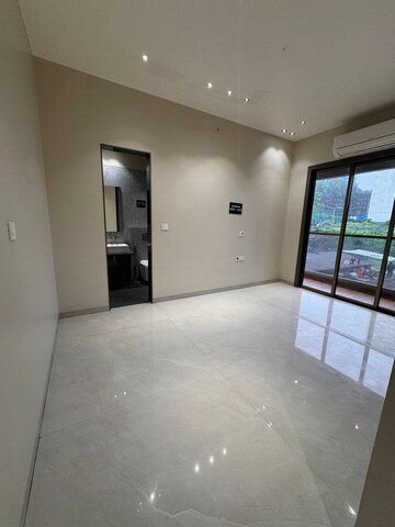 Room in 2 BHK Apartment at Mohan Altezza, Wayle Nagar – for Sale