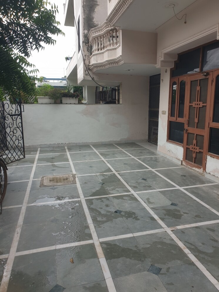 Balcony, sector 28 3 Bedroom 1850 Sq.Ft. Independent House In Sector 28 Faridabad 9114166