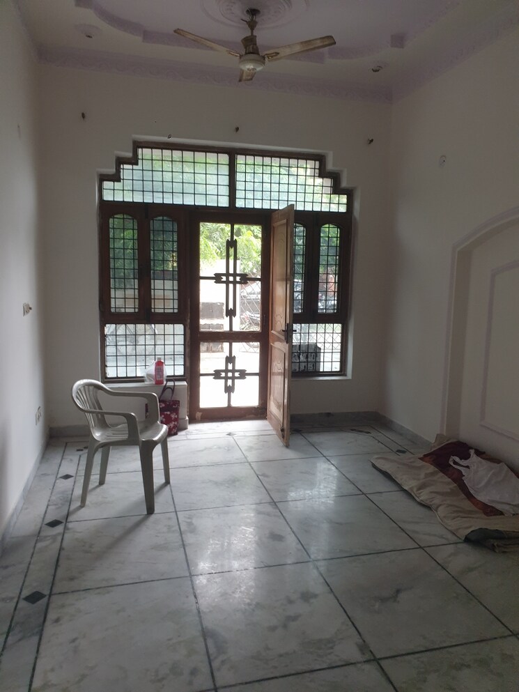 Living Room, sector 28 3 Bedroom 1850 Sq.Ft. Independent House In Sector 28 Faridabad 9114166