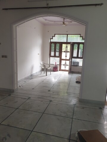Room in 3 BHK Independent House at Sector 28 – for Rent