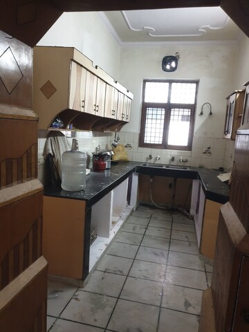 Kitchen in 3 BHK Independent House at Sector 28 – for Rent