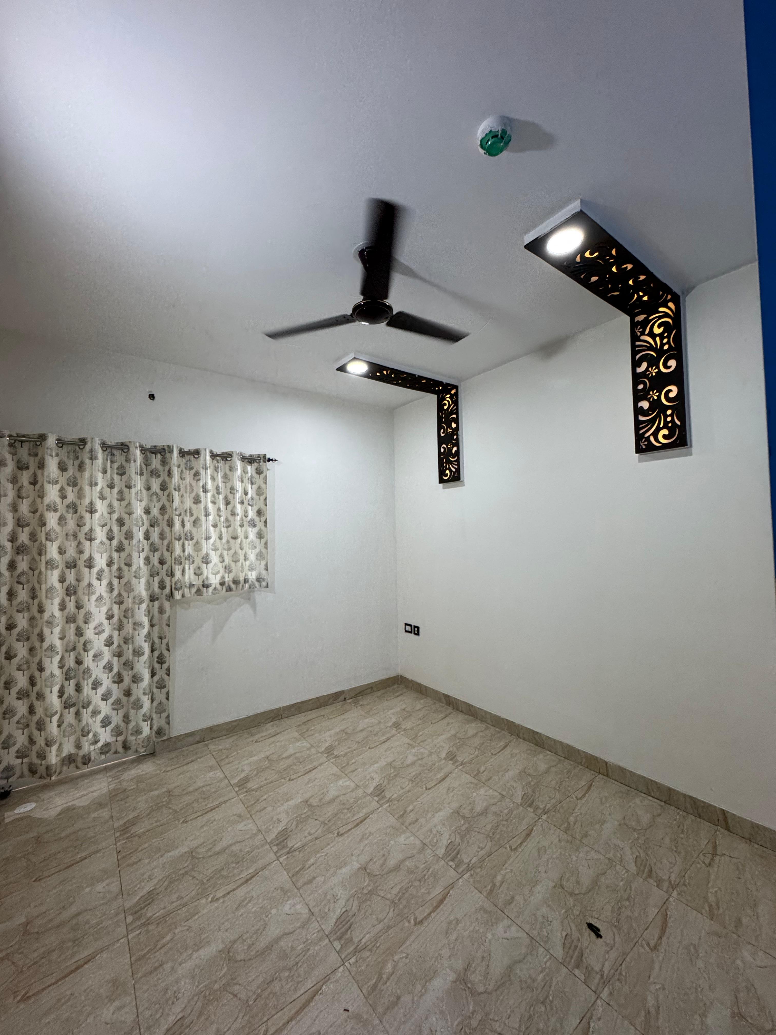 3 BHK 1700 Sq.Ft. Apartment in Crossing Republik