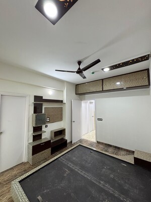 Room in 3 BHK Apartment at Crossing Republik, Crossing Republic – for Sale