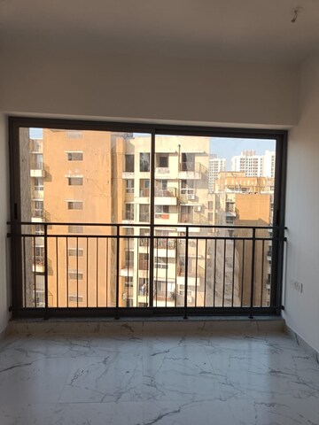 Room in 2 BHK Apartment at Dynamix Avanya, Dahisar East – for Rent