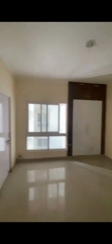 Room in 4 BHK Apartment at UPAVP Ganga Yamuna And Hindon Enclave, Pratap Vihar – for Rent