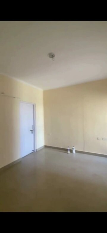 Room in 4 BHK Apartment at UPAVP Ganga Yamuna And Hindon Enclave, Pratap Vihar – for Rent
