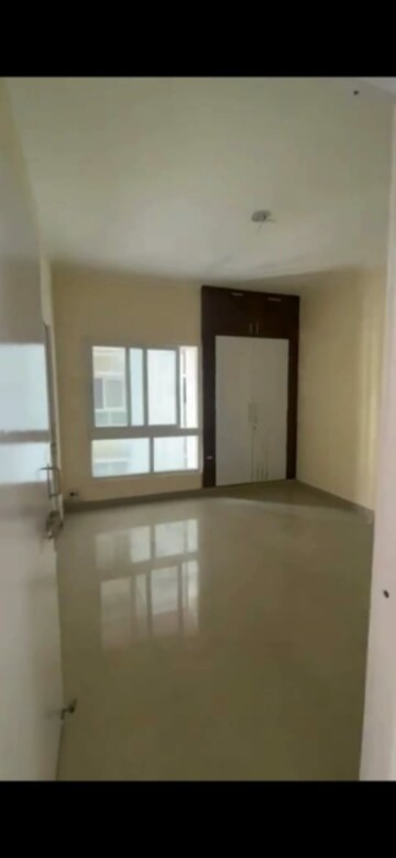 Room in 4 BHK Apartment at UPAVP Ganga Yamuna And Hindon Enclave, Pratap Vihar – for Rent