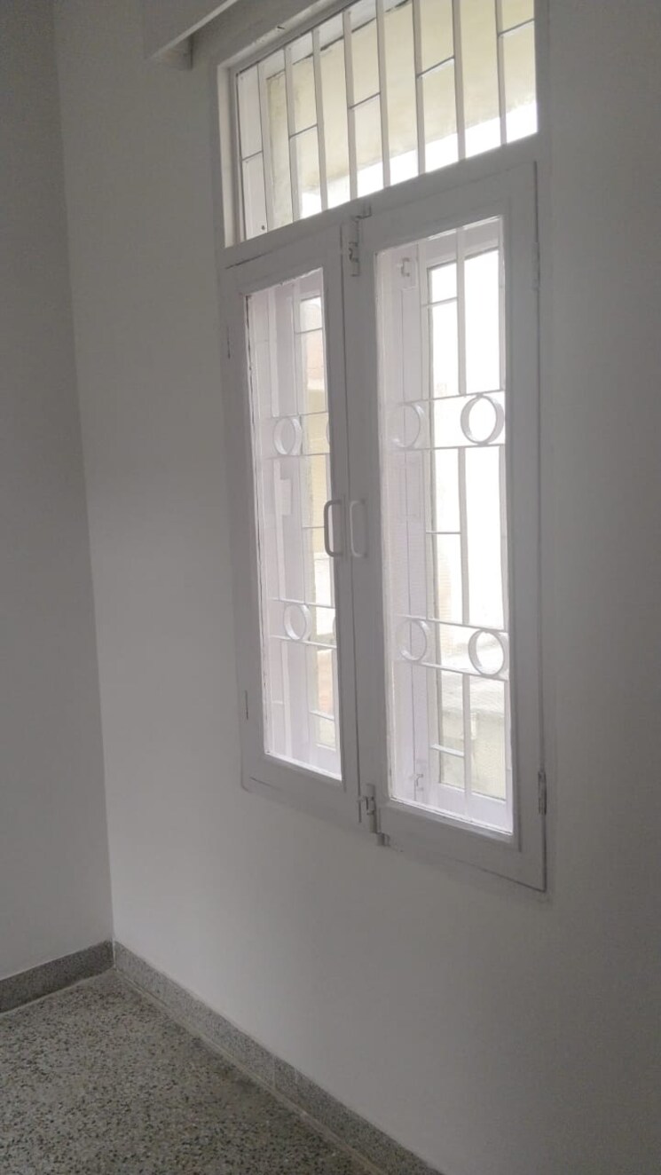 Room, arun-vihar-sector-37 3 Bedroom 1800 Sq.Ft. Apartment In Sector 37 Noida 9114214