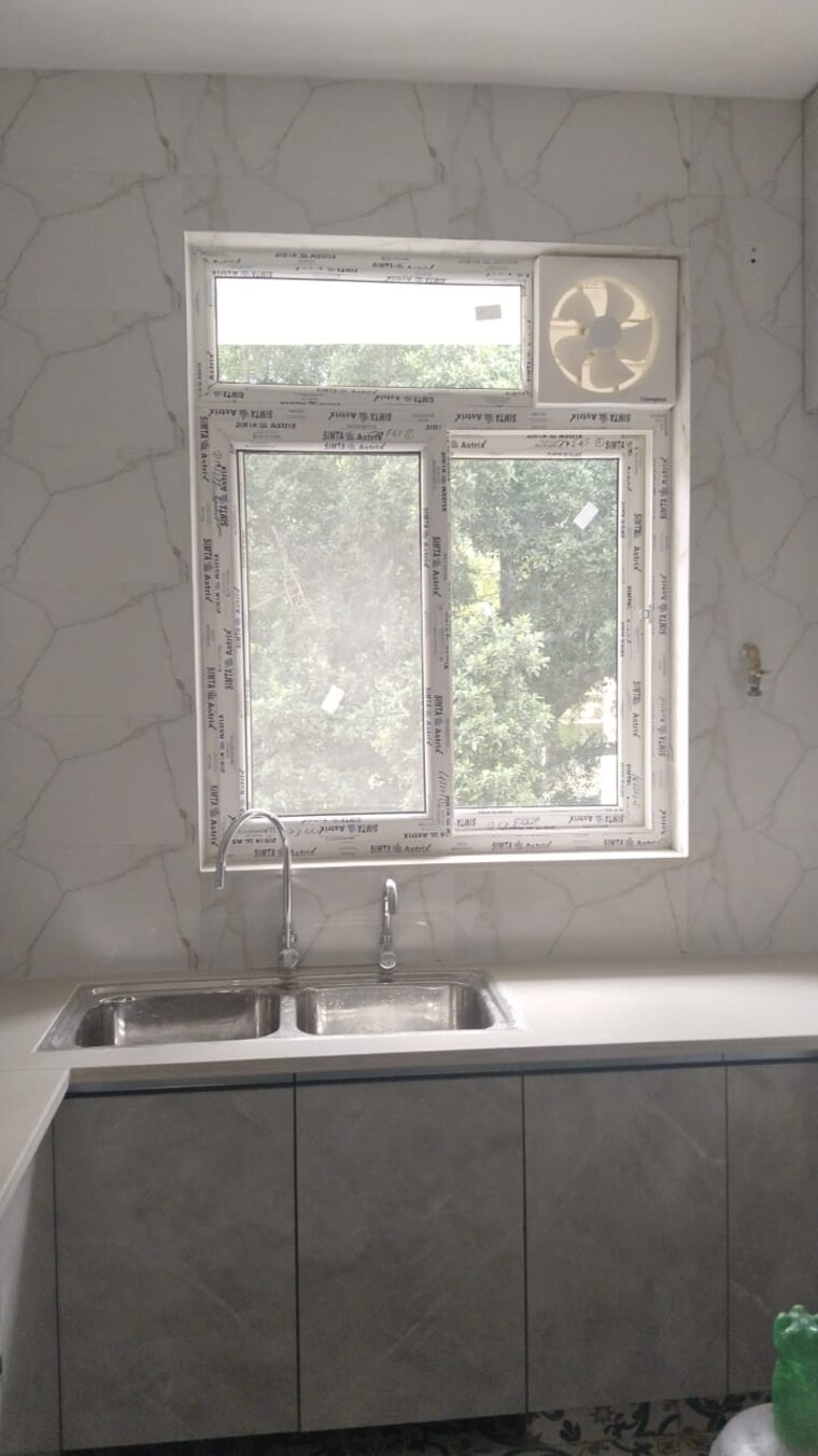 Kitchen, arun-vihar-sector-37 3 Bedroom 1800 Sq.Ft. Apartment In Sector 37 Noida 9114214