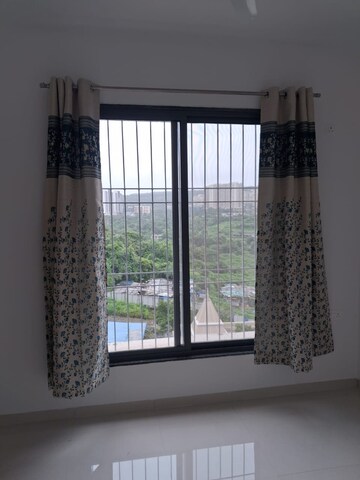 Room in 3 BHK Apartment at Sankla Sommet, Bhugaon – for Rent