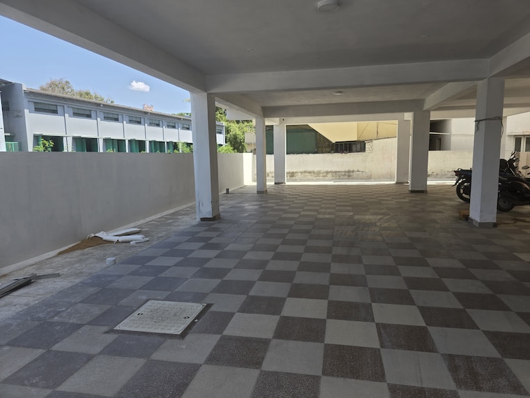  Parking, goldwins Commercial Office Space 1500 Sq.Ft. In Goldwins Coimbatore 9114312
