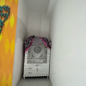 Furnished Amenities in 2 BHK Builder Floor at Aimnabad – for Sale