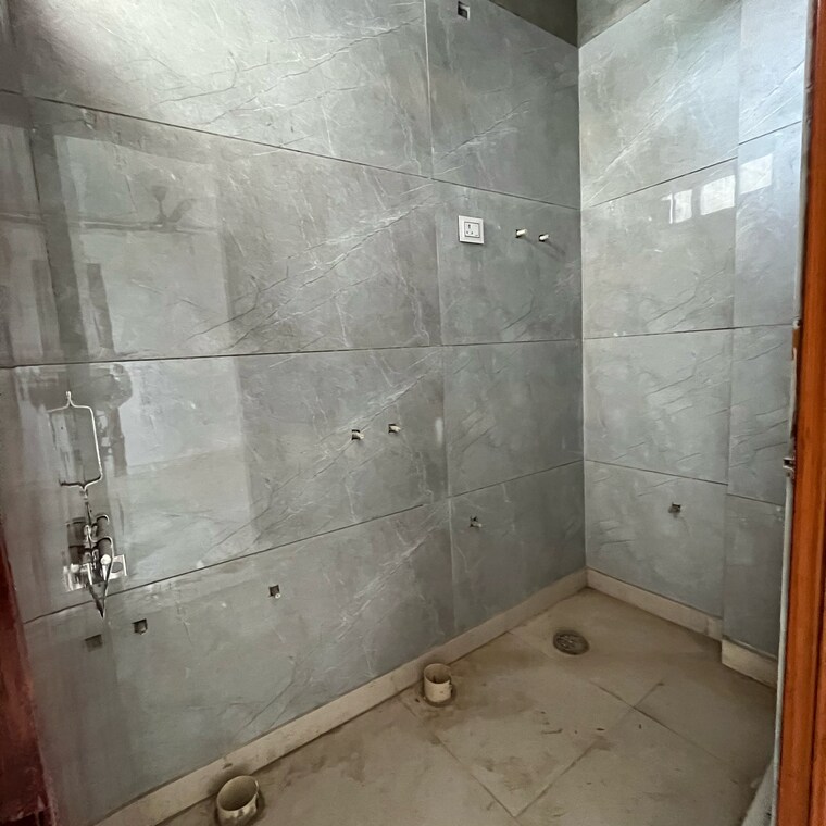 Bathroom, aimnabad 2 Bedroom 1010 Sq.Ft. Builder Floor In Aimnabad Greater Noida 9114370