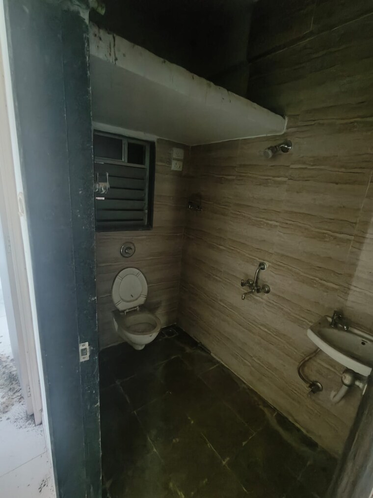 Bathroom, arok-kinjal-residency 1 Bedroom 415 Sq.Ft. Apartment In Agripada Mumbai 9114383