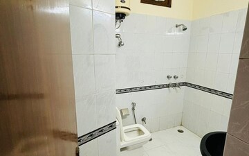 2 BHK Apartment For Rent in Gaur City 2 - 10th Avenue, Sector 16c Greater Noida
