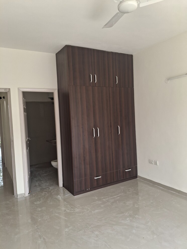 Room, emaar-emerald-floors-premier 3 Bedroom 1650 Sq.Ft. Apartment In Sector 65 Gurgaon 9114374