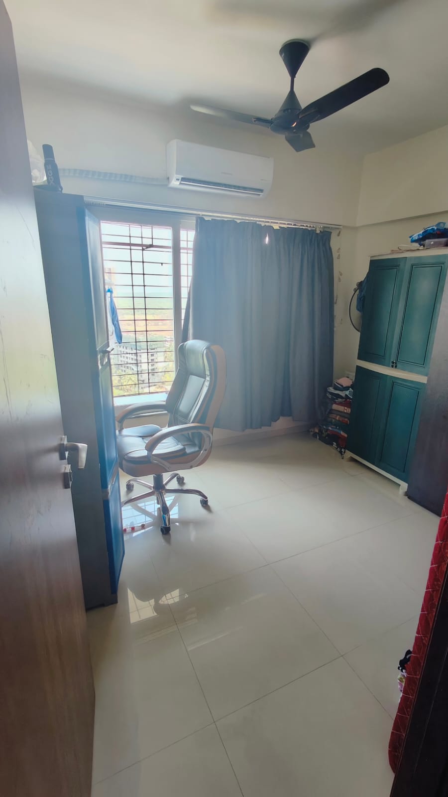 2 BHK Apartment For Sale in Swastik Sapphire