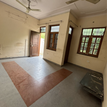 Living Room in 6 BHK Independent House at Gomti Nagar – for Rent