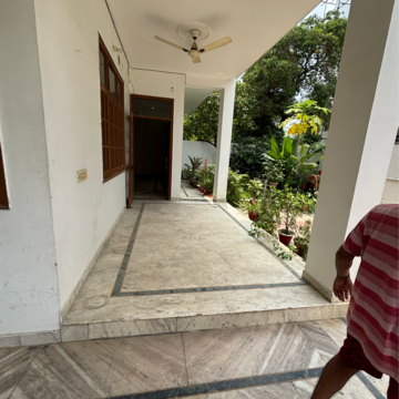 Bedroom in 6 BHK Independent House at Gomti Nagar – for Rent