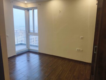 Room in 3 BHK Apartment at Cosmos Express 99, Sector 99 – for Sale