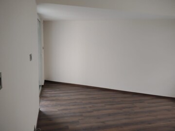 Room in 4 BHK Apartment at Naiknavare Eminence Saga, Viman Nagar – for Rent