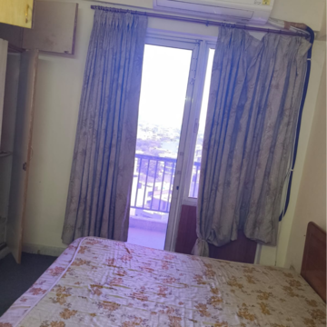Bedroom in 2 BHK Apartment at DLF Regency Park I, Dlf Phase iv – for Rent