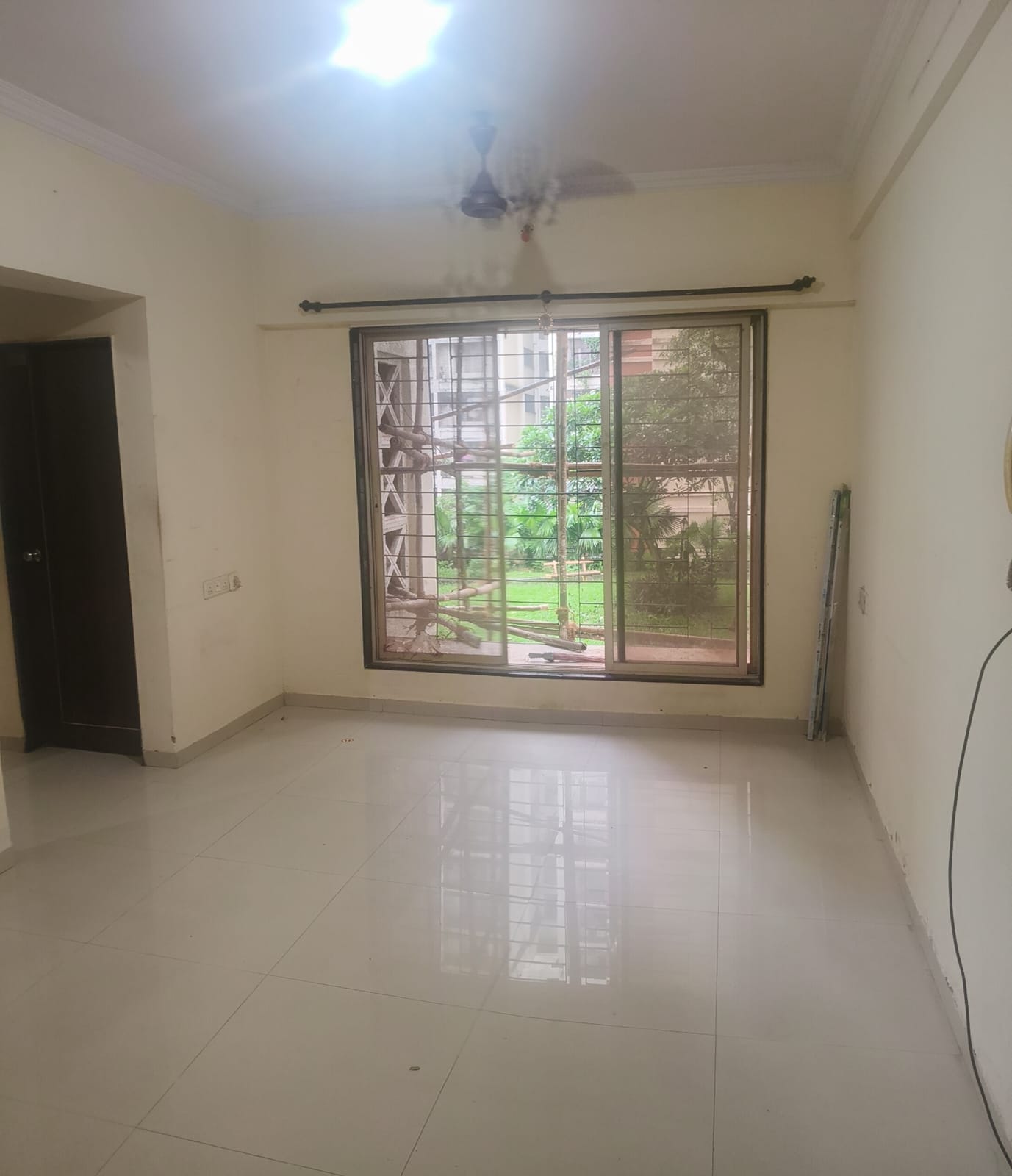 2 BHK + Extra Room Apartment For Rent in Haware Estate